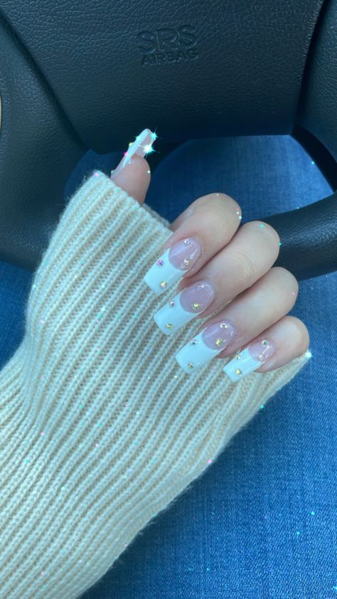 White Acrylic With Rhinestones, White French Tip With Gems, French Tip Nails With Gems, Nails With Gems, White French Tip, Tip Nails, Bling Acrylic Nails, White French, French Tip Nails