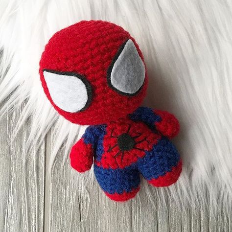 Spiderman Gifts, Crochet Disney, Crochet Bouquet, Kawaii Crochet, Beginner Crochet Projects, Crochet Amigurumi Free, Fun Crochet Projects, Diy Crochet Projects, Crochet For Beginners