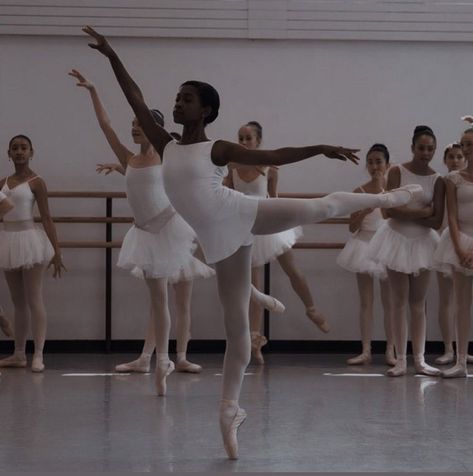 Black Dancers, Ballet Aesthetic, Dancer Lifestyle, Ballet Pictures, Ballet Academy, Ballet Beauty, Aesthetic Dance, Ballet Inspiration, Black Ballerina