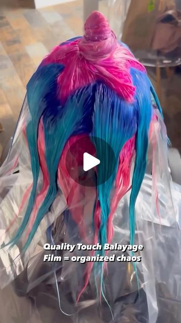 Sydney Lopez 🌈 Rainbow Hair Edu 🌈 Social Stagies on Instagram: "🌟Star Sectioning🌟 clean sectioning brought to you by @qualitytouchfoil Balayage Film + all that magical length from @greatlengthsusa Fashion Colored Tape Ins   🌟 create the “backdrop” by painting the perimeter more solid panels   🌟 the star section will create a symmetrical crown, that will act as a veil over the rest   #creativecolor #rainbowhair #pinkhair #bluehair  #tapeinextensions #colorfulhair #creativehair #happyhair #greatlengthshairextensions #greatlengthsusapartner #qualitytouchfoil #heartsectionswithsyd #goodhairdaybysydlopez #headlineshairdesigndentontx #behindthechair #beautylaunchpad #hotonbeauty" Star Pattern Hair Color Technique, Two Different Colored Hair, Hair Dye Placement Ideas, Peekaboo Rainbow Hair, Rainbow Peekaboo Hair, Multi Color Hair Ideas, Colour Blocking Hair, Hidden Rainbow Hair, Hair Color Placement