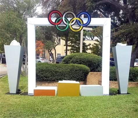 Olympic Party Decorations, Sports Day Decoration, Vbs Olympics, Olympics Decorations, Olympic Theme Party, Olympic Games For Kids, Field Day Games, Olympic Idea, Homecoming Floats