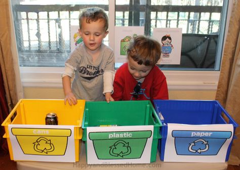 Recycling Dramatic Play, Recycle Activities For Kids, Recycling Activities For Preschoolers, Recycle Preschool, Recycling Games, Recycling Activities For Kids, Earth Day Activities For Kids, Preschool Transitions, Environment Activities