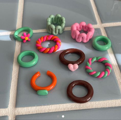 Clay Jewelry Rings, Clay Flower Jewelry, Polymer Clay Rings, Cincin Diy, Cercei Din Lut Polimeric, Fimo Ring, Diy Clay Rings, Ring Polymer Clay, Rings Clay