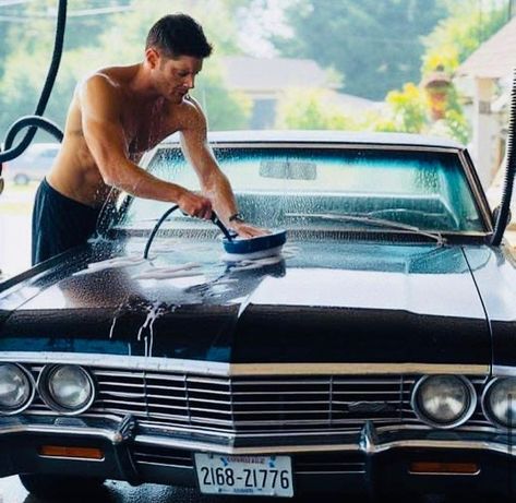 Jensen Ackles Shirtless, Dean Winchester Hot, Impala 67, Jesen Ackles, Jensen Ackles Supernatural, Supernatural Wallpaper, John Winchester, Supernatural Pictures, Supernatural Dean Winchester