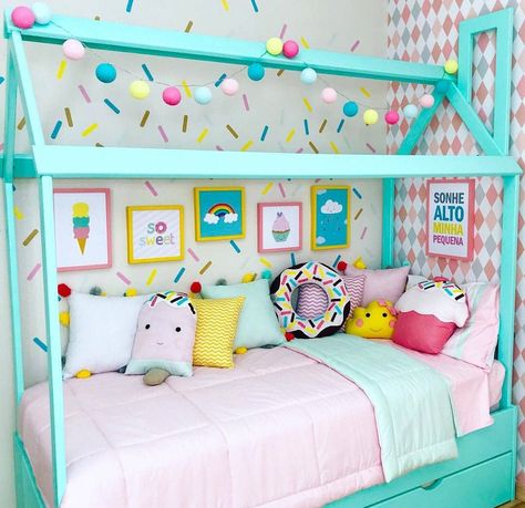 Rainbow Loft Bedroom, Ice Cream Bedroom, Colorful Girls Bedroom, Sky Bedroom, Girls Rainbow Bedroom, Girls Bedroom Themes, Girls Room Colors, Candy Room, Rainbow Bedroom