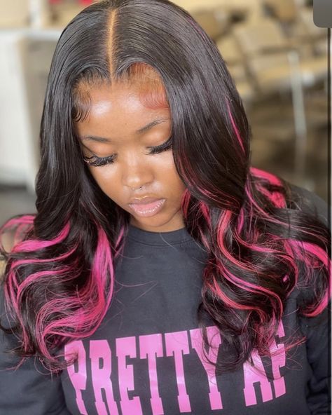 Black Wig With Pink Highlights Middle Part, Pink Highlight Sew In, Pink And Black Sew In Leave Out, Black Lace Front With Pink Highlights, Pink Sew In Weave Black Women, Peekaboo Quick Weave Middle Part, Middle Part Leave Out Quick Weave, Baddie Wigs, Colourful Wigs