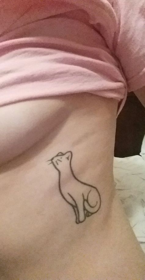 Cat outline tattoo on ribs :) Cat Rib Tattoo, Tattoo On Ribs, Cat Outline Tattoo, Cat Outline, Ribcage Tattoo, Outline Tattoo, Eye Tattoo, Rib Tattoo, Cat Tattoo