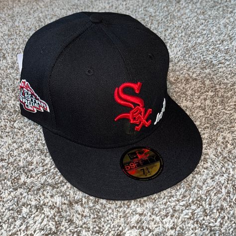 Red Fitted Snapback Hat, Red Six-panel Fitted Hat For Streetwear, Star Outfit, Blue Bucket Hat, Red Sox Cap, Chicago Bulls Snapback Hat, Rock Star Outfit, Sox Hat, New Era Hat