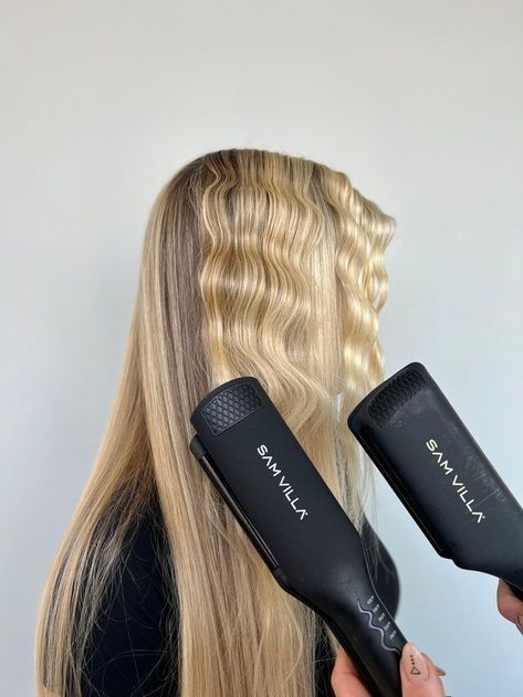 The Difference Between a Single and Double-Waver - From everyday looks to event styling, knowing how to add details to the hair can create interest and show off detail. Waver Iron, Boho Updo, Volumizing Spray, Mermaid Waves, Glam Waves, Wide Tooth Comb, Hair Inspiration Color, Hair Tips, Natural Curls