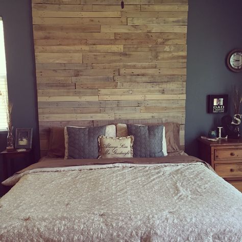 Floor to ceiling headboard made from pallets. Sanded and whitewashed with a frame built underneath on each stud for better support and fewer holes. :)) Floor To Ceiling Wood Headboard, Floor To Ceiling Headboard, Ceiling Headboard, Headboard Pallet, Beach Headboard, House Renos, Made From Pallets, Grey Bathroom Tiles, Bed Headboards