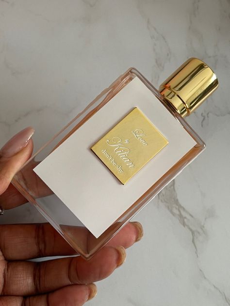 #perfumereview #pinterestmarketing #pinterest #perfume #rihanna Rihanna Parfum, Signature Perfume, Perfume Rihanna, Rihanna Perfume, Love By Kilian, Wedding Perfume, Feminine Perfume, By Kilian, Expensive Perfume