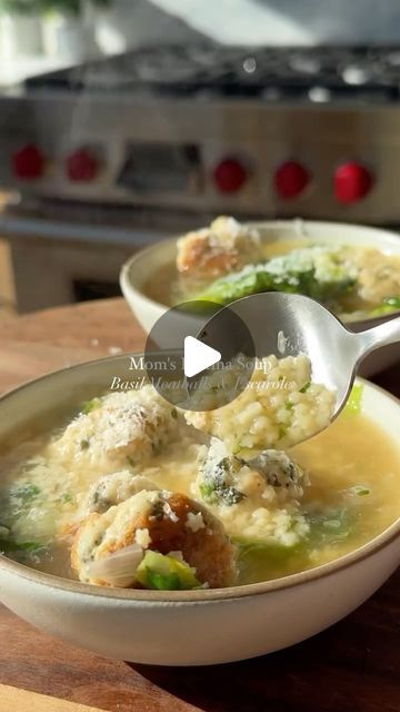 The best soups on Instagram: "Mom’s pastina soup with basil chicken meatballs and escarole✨

For the Meatballs:▪️1 lb. Ground Chicken (96/4 or similar, not ground breast)▪️1 Large Clove Garlic, finely chopped▪️1/4 Cup Fresh Basil Leaves, chopped▪️1/4 Cup Grated Parmesan Cheese▪️1 Egg▪️1/4 Cup Panko Breadcrumbs▪️3/4 tsp Kosher Salt▪️1/2 tsp Freshly Ground Pepper▪️2 Tbsp Olive Oil (for cooking the meatballs)▪️

For the Soup:▪️1 Tbsp Olive Oil▪️1/2 a Medium Yellow Onion, diced small▪️2 Cloves Garlic, finely chopped▪️8 Cups Chicken Stock▪️1 tsp Kosher Salt▪️3/4 Cup Pastina Pasta (or sub small pasta of choice)▪️1/2 of a Head of Escarole (4 oz.), torn into pieces▪️2 Tbsp Fresh Parsley, finely chopped▪️

1️⃣ Preheat the oven to 400F convection (or 425F regular bake). 
2️⃣ In a medium bowl, add th Pastina Pasta, Soup With Basil, Olive Oil For Cooking, Pastina Soup, Instagram Mom, Healthy Food Facts, Basil Chicken, Small Pasta, Cooking With Olive Oil