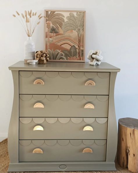 SOLD Designed for a fun and playful children's room or nursery Painted in @blakeandtaylorpaint colour sage. Beautiful lined drawers also from Blake and Taylor paint. New fun hardware ✨ #furniturereveal #chalkpaint #paintedfurniture #revampingfurniture #nurseryfurniture #flippingfurniture #archlovers #furnituredesign #furniturepainting #inspiredbycoastal #sagepaint #colloboration #furnitureflipper Nursery Dresser Refurbished, Dresser Diy Makeover, Sage Baby Dresser, Baby Dresser Green, Green Changing Table Dressers, Green Dresser Kids, Dresser Flip, Restored Dresser, Serpentine Dresser