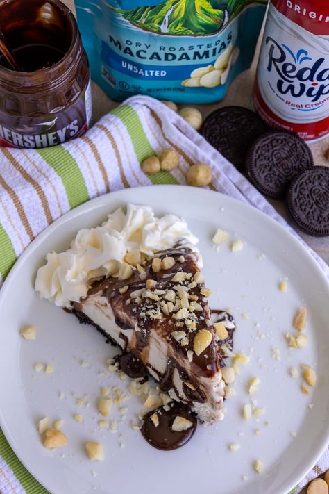 Duke’s Hula Pie (Copycat Recipe) Hula Pie Recipe Hawaii, Hula Pie Recipe, Hula Pie, Trip To Hawaii, Best Pie, Ice Cream Pies, Chocolate Sandwich, Chocolate Sandwich Cookies, Macadamia Nut