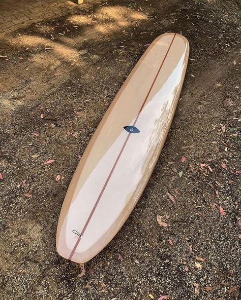 Vintage Surfboard Aesthetic, Car Surfboard, Long Surfboard, Longboard Aesthetic, Surf Balance Board, Longboard Surfboard, Surf Cafe, Surfboard Art Design, Surfboard Storage