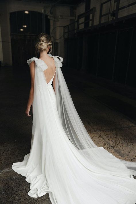 LAURENCE bridal wings 6 Diamond White Wedding Dress, Ivory Wedding Gown, Shoulder Cape, Cape Wedding Dress, Wedding Cape, Bridal Cape, Bridal Fashion Week, Modern Bridal, White Gowns