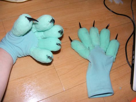 Paw Tutorial, Fursuit Tips, Fursuit Ideas, Fursuit Paws, Fursuit Tutorial, Fur Suit, Costume Tutorial, Cosplay Tutorial, Paw Pads