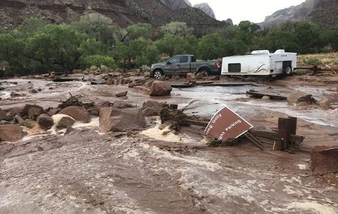 Zion National Park warns visitors to be aware that flash floods could kill them California Regions, Flash Flood, Park River, Zion Canyon, Dramatic Photos, River Forest, Flood Damage, News Flash, Oak Park