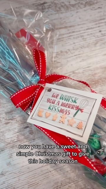 Barefoot&Freckled on Instagram: "We WHISK you a merry KISSmas #diychristmasgift #christmas" Merry Kissmas, Easy Christmas Gifts, Christmas Wrapping, Diy Christmas Gifts, Simple Christmas, Holiday Season, Christmas Gifts, Christmas, Gifts