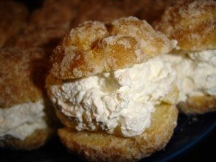 PINEAPPLE CREAM PUFFS	   8 oz. Cool Whip  3 oz. cream cheese  20 oz. crushed pineapple  2 bags Stella Dora Anginetta    Drain pineapple thoroughly. Mix Cool Whip and cream cheese, then add pineapple. Cut Anginetti's crosswise, stuff, replace tops.These are amazing! I had this recipe years ago from a coworker,lost it,found it again on Pinterest!Double the recipe, they won't last long! Anginettes Cookies, Anginetti Cookies, Best Cinnamon Rolls, Christmas Foods, Italian Christmas, Cream Puff, Tasting Party, Italian Cookies, Diy Recipes