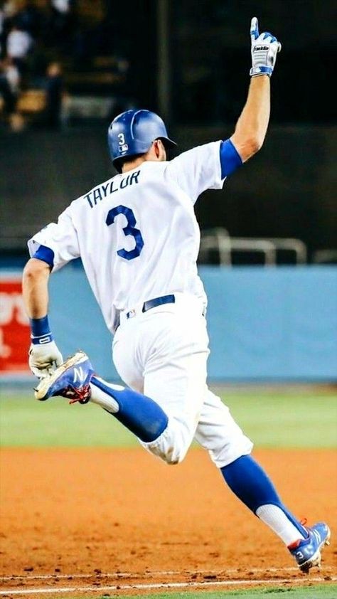 Taylor Wallpaper, Chris Taylor, Cody Bellinger, Baseball Guys, Dodgers Fan, Mookie Betts, Baseball Pictures, Dodgers Baseball, Sports Images