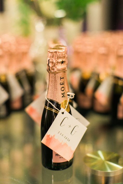 Champagne Favors Mini, Mini Champagne Bottle Favors, Wedding Champagne Bottles, Train Decorations, Champagne Wedding Favors, Rosé Champagne, Wedding Favours Bottles, Champagne Favors, Wine Wedding Favors