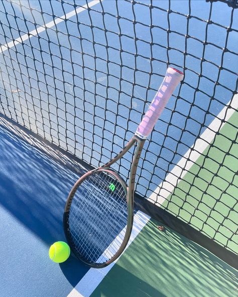 Tennis look 🎾 Added some clips to my visor ✨ . . . . . . . #tennislook #tennis #tennisplayer #tennisoutfit #tenniscourt #wilsonblade #tennisraquet ————————————————————————————— Tennis Raquet Toronto, Tennis Outfit Toronto, Tennis Court Toronto, Gym Outfit Toronto, Tennis Player Toronto, Wilson Blade Tennis Tennis Player Aesthetic, Visor Outfit, Extravagant Party, Player Aesthetic, Mode Tennis, Tennis Fits, Tennis Girl, Tennis Aesthetic, Tennis Life