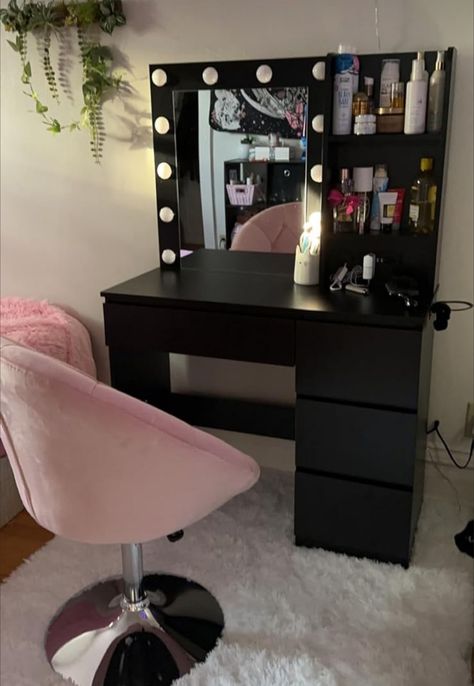 Black And Pink Vanity, Black Vanity Aesthetic, Pink Black Bedrooms, Pink And Black Room, Luxury Dorm, Black Bedrooms, Luxury Dorm Room, Glam Apartment, 2022 Bedroom