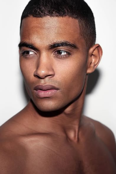 25 Hot Guys and Male Models To Follow on Instagram - Sexy Men French Male Models, Dark Skin Models, Male Model Face, Black Male Models, Clean Shaven, Face Photography, Model Face, Poses References, Male Portrait