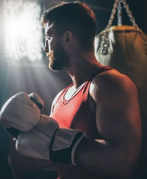 Boxer Photoshoot, Boxing Portrait, Gym Moodboard, Boxing Photoshoot, Boxer Portrait, Boxing Photography, Boxing Men, Kick Boxer, Box Gloves