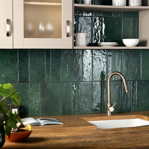 Coloured Grout Ideas - The Best Shade For You - Walls and Floors Olive Tiles, Minimalist Flooring, Emerald Green Kitchen, Green Tile Backsplash, Rustic Tiles, Unique Tiles, Kitchen Splashback Tiles, Green Backsplash, Moody Home