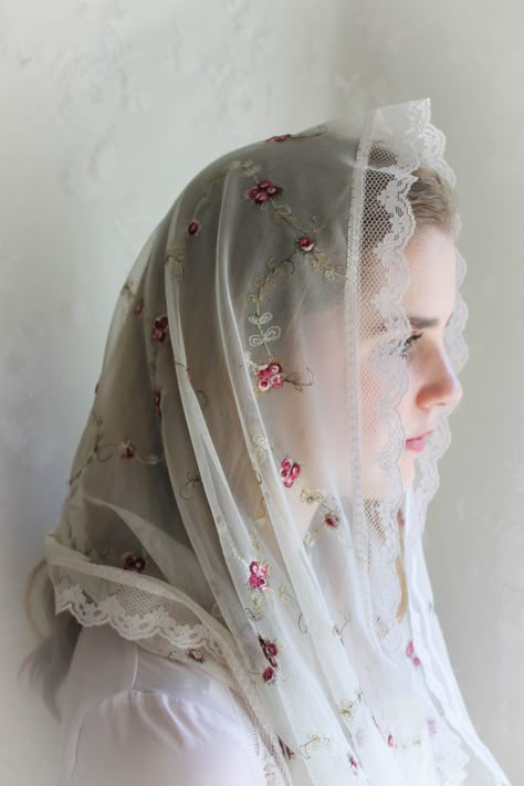 Evintage Veils~St Therese "Little Flower" Veil Lace Chapel Veil Mantilla Infinity Veil Nora Lovely, Christian Veils, App Lock, Egypt Girls, Veil Mantilla, Catholic Veil, Estilo Hijab, Mantilla Veil, Flower Veil