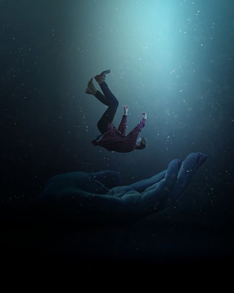 Someone Falling, Underwater Drawing, Person Falling, Only Aesthetic, Underwater Art, Water Drawing, Dark Photography, Jesus Pictures, Underwater Photography