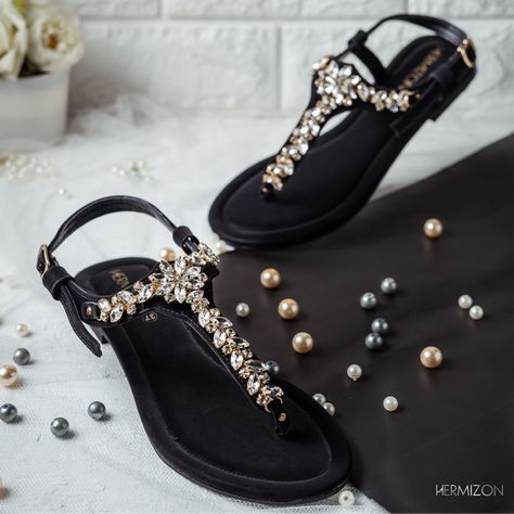 Bridal Sandals Heels, Fall Fashion Shoes, Fancy Sandals, Coral Sandals, Jeweled Flats, Diy Sandals, Fashion Shoes Heels, Shoes Heels Classy, Fashion Shoes Sandals