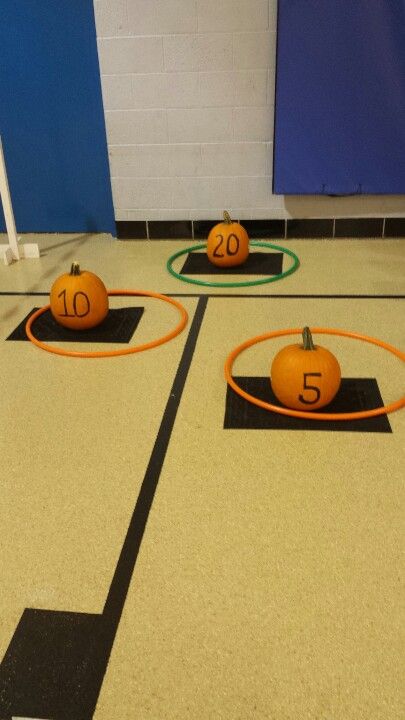 Ring around the pumpkin game super easy and cheap Pre K Halloween Party Games, Pumpkin Game, Halloween Carnival Games, School Fall Festival, Fall Festival Games, Pumpkin Games, Fest Ideas, Fall Harvest Party, Fall Carnival