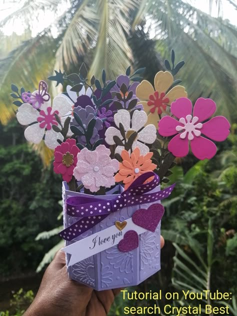 DIY 3D pop up flower bouquet card Popup Cards Tutorial, Pop Up Flower Bouquet, Flower Bouquet Card, Flower Pot Card, Valentine Cards To Make, Paper Flower Crown, Pop Up Flower Cards, Pop Up Flower, Paper Projects Diy