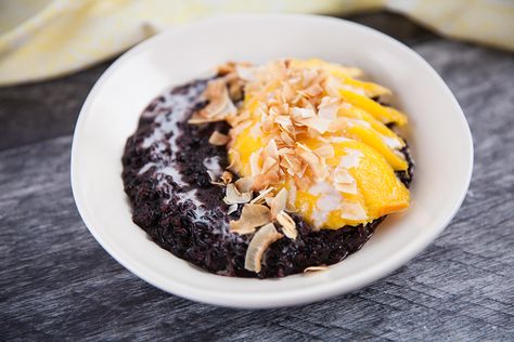 Black Rice Pudding Black Rice Recipe, Black Rice Pudding, Rice Recipes For Dinner, Freezer Breakfast, Thai Dessert, Cheese Sausage, Filling Breakfast, Breakfast Sandwiches, It's Monday