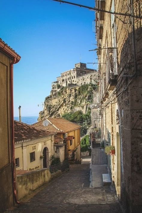 Italy Villages Small Towns, Italy Town Aesthetic, Small European Town Aesthetic, Small European Towns, European Small Town, Italy Seaside Towns, Small Town Europe Aesthetic, Italian Seaside Town, Small Italian Town Aesthetic