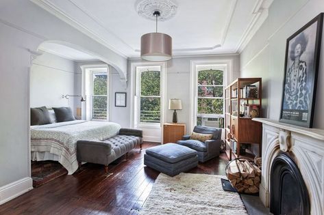 Celebrity Bedrooms, Brownstone Interiors, Peter Sarsgaard, Brownstone Homes, Furniture Drawing, New York Townhouse, Modern Home Decor Bathroom, Modern Home Decor Bedroom, Hardwood Floors Dark