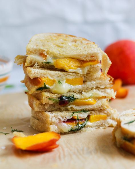 Peach and Brie Grilled Cheese Sandwich Bacon Brie Grilled Cheese, Peach And Brie, Brie Sandwich Recipes, Brie Grilled Cheese Sandwich, Peach Brie, Healthy Grilled Cheese, Grilled Brie, Herbed Potato Salad, Brie Grilled Cheese