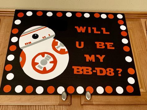 Will u be my BB-D8? #hoco Star Wars Hoco Proposal, Luke Combs Promposal, Star Wars Prom, Sadie Proposals Ideas, Sadies Proposal, Creative Prom Proposal Ideas, Cute Hoco Proposals, Dance Nails, Prom Posters