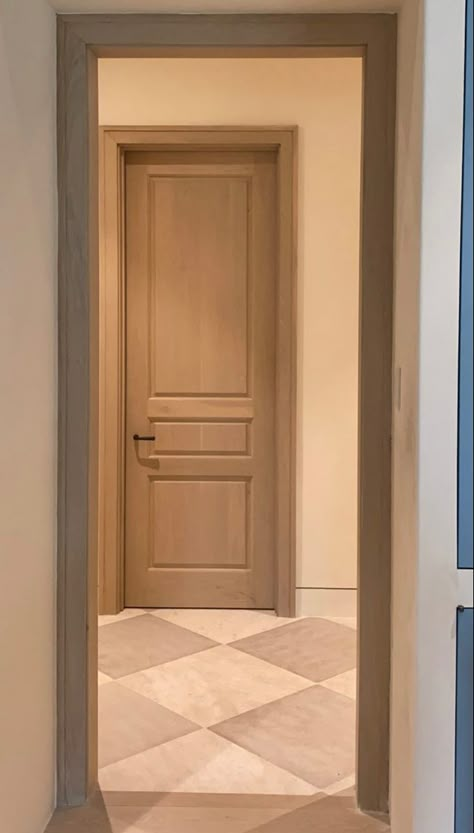 Modern House Door Interiors, Wood Interior Doors French, Interior Doors Styles Wood, Two Door Bathroom, Door Frame Wood Natural, Oak Interior Doors French, Interior Bedroom Doors, Wooden Architrave Door Frames, Interior Doors Wood