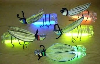 Fireflies Craft, Bug Crafts, Plastic Bottle Crafts, Camping Theme, Glow Sticks, Camping Crafts, Camping Art, Preschool Art, Green Day