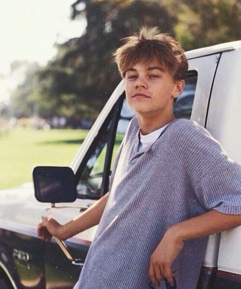 leonardo dicaprio 90s Leonard Dicaprio, Leonardo Dicaprio Photos, Leonardo Dicaprio 90s, Jack Dawson, Young Leonardo Dicaprio, I Love Cinema, River Phoenix, Leo Dicaprio, Denise Richards