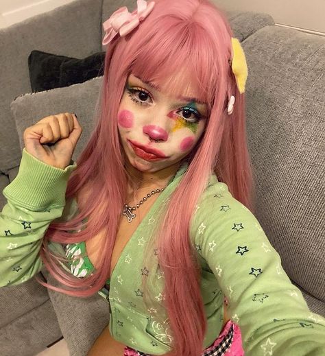 monstra0.o Clown Makeup Pretty, Makeup Clown, Funky Makeup, Gyaru Makeup, Cute Goth, Cute Clown, Clown Makeup, Makeup Set, Doja Cat