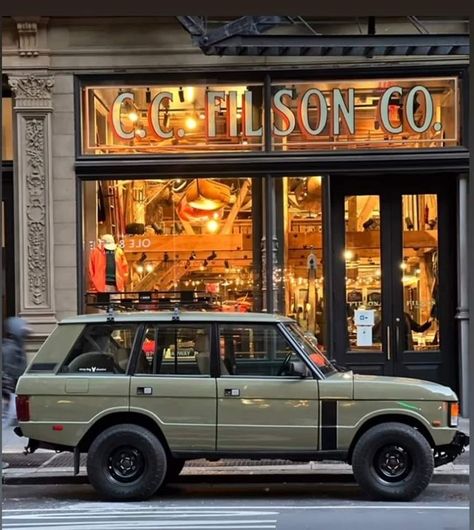 2024 Range Rover, Range Rover V8, Classic Range Rover, Cars Range Rover, Range Rover Classic, Overland Vehicles, Retro Car, Classy Cars, Pretty Cars