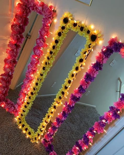 Diy Mirror Decor, Easy Room Decor, Diy Room Decor For Teens, Floral Mirror, Flower Mirror, Bedroom Decor For Teen Girls, Cute Diy Room Decor, Art Deco Decor, Mirror Ideas