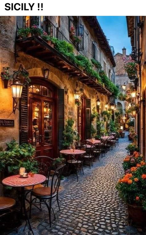 European Love Aesthetic, Old Places, European Cafe, Italian Cafe, Italy Street, Vintage Cafe, Italy Aesthetic, Cozy Cafe, Beautiful Streets