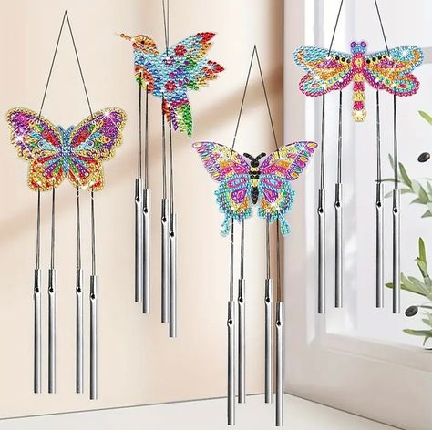 Windgong set van 4 Dragonfly Wind Chime, Butterfly Wind Chime, Wind Chimes Craft, Diy Wind Chimes, Diy Butterfly, Dragonflies Design, Gems Art, Diy Crystals, Happy Paintings