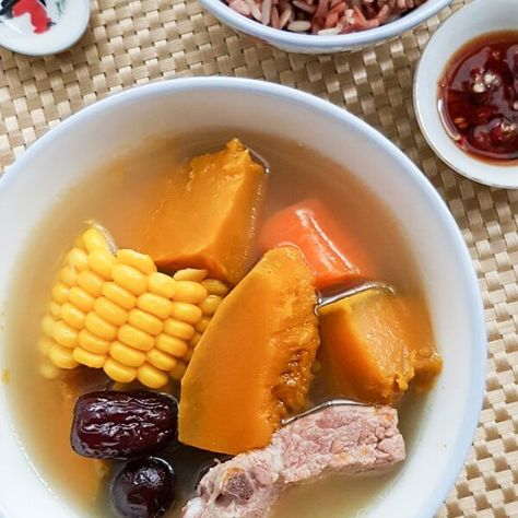 Chinese Pumpkin Soup, Pork Ribs Soup, Ribs Soup, Soup Chinese, Chinese Soups, Confinement Food, Herbal Soup, Healthy Chinese Recipes, Chinese Soup Recipes